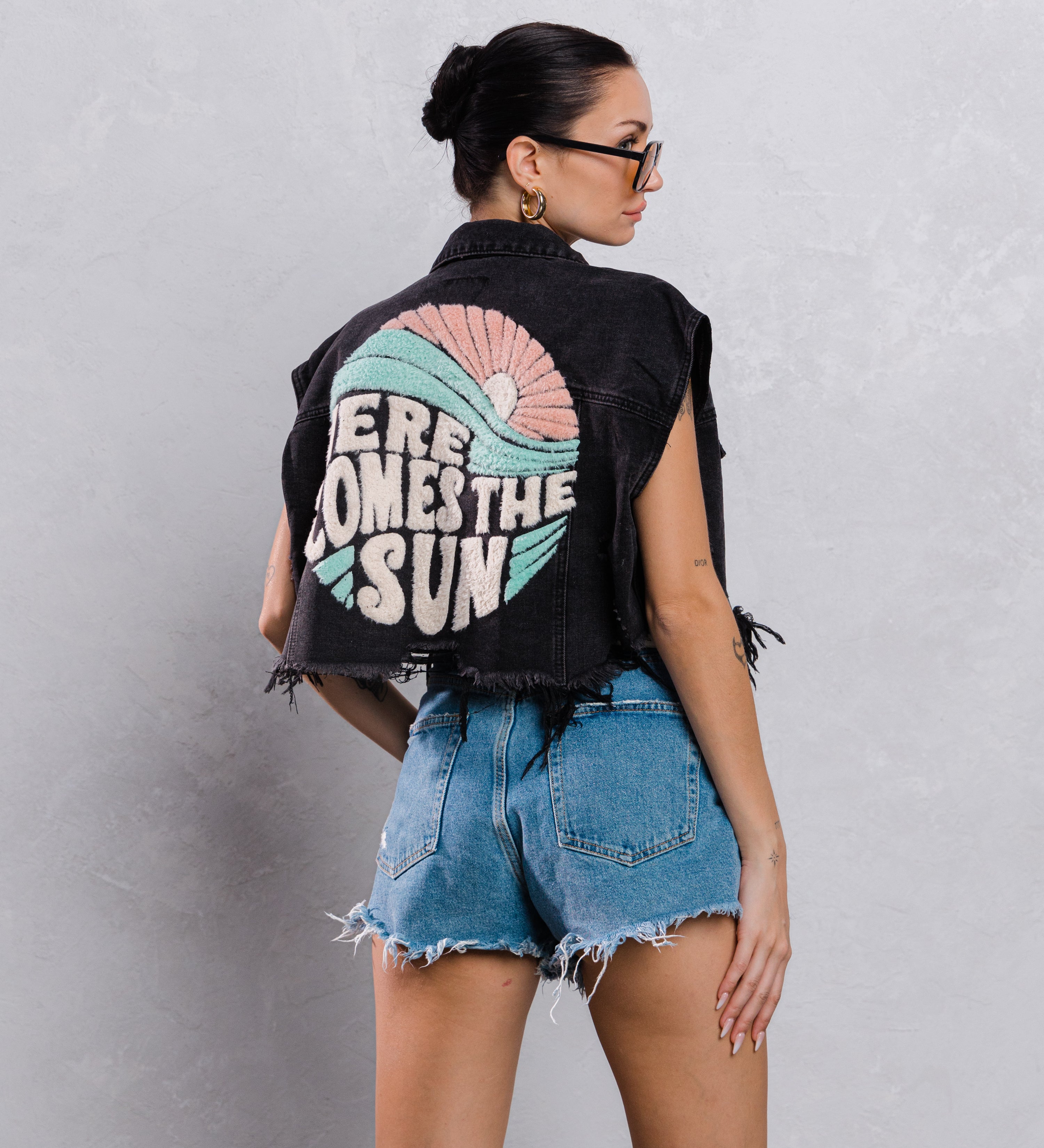 HERE COMES THE SUN Crop Denim Vest