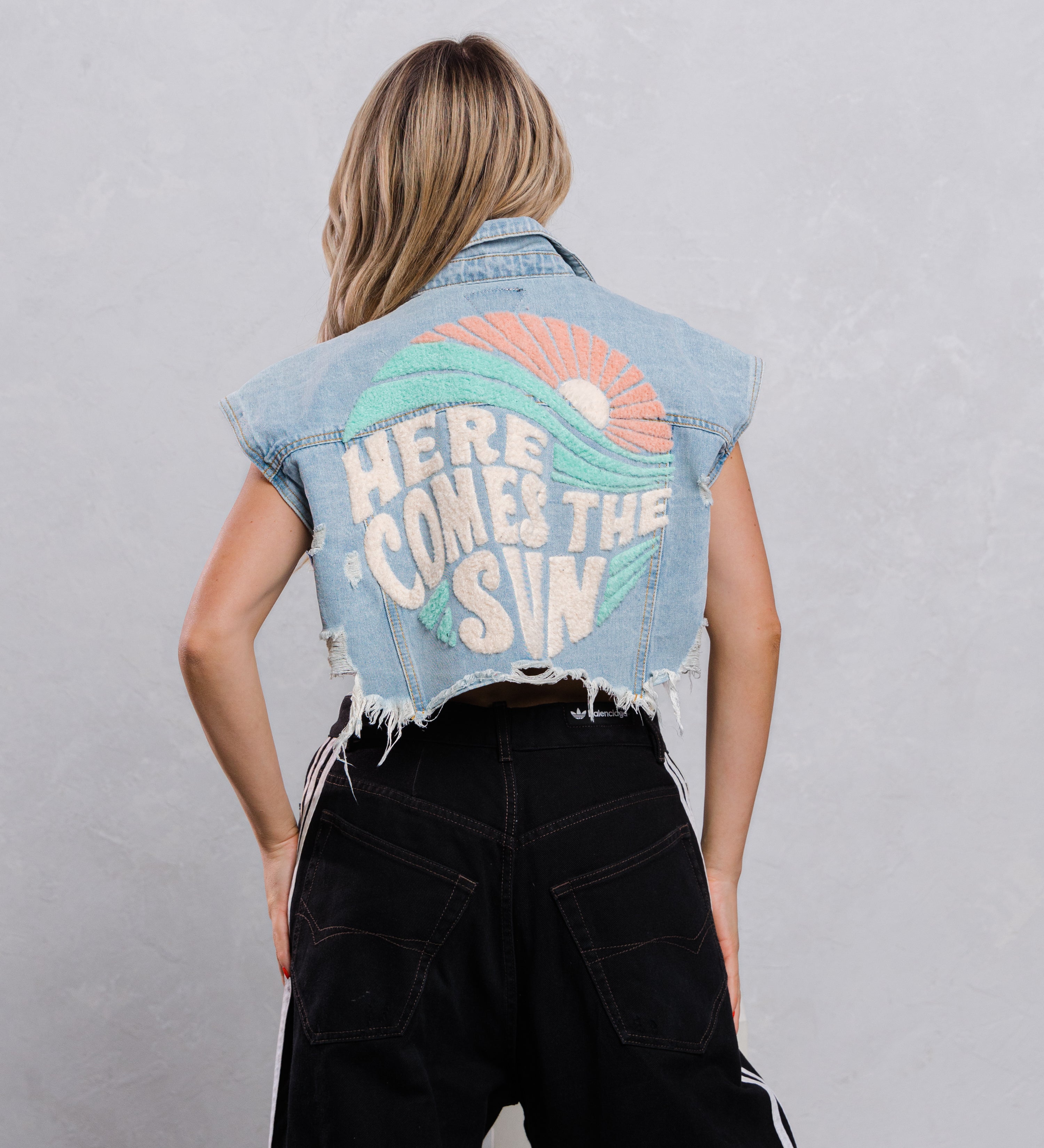 HERE COMES THE SUN Crop Denim Vest