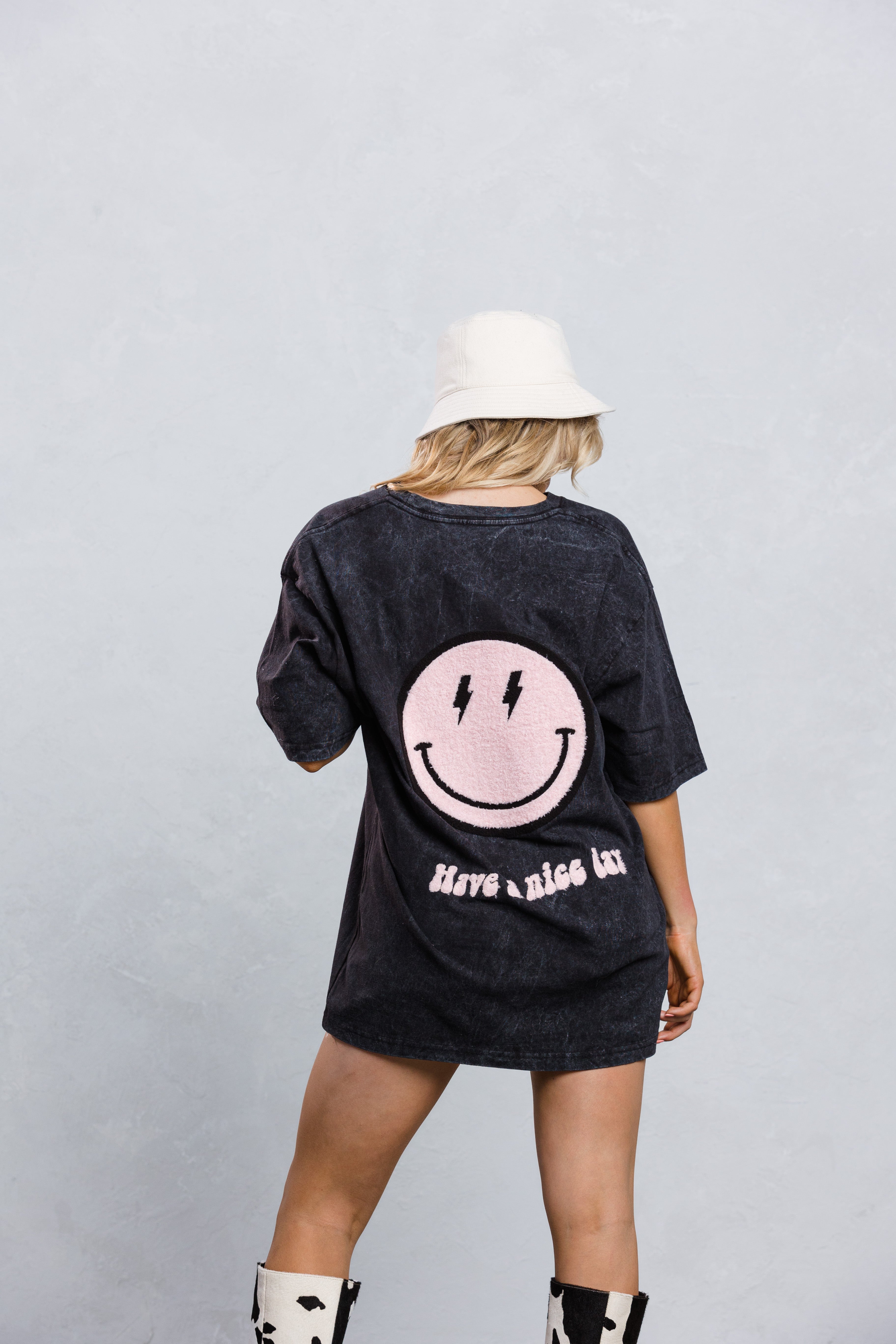 HAVE A NICE DAY pink smiley Tee