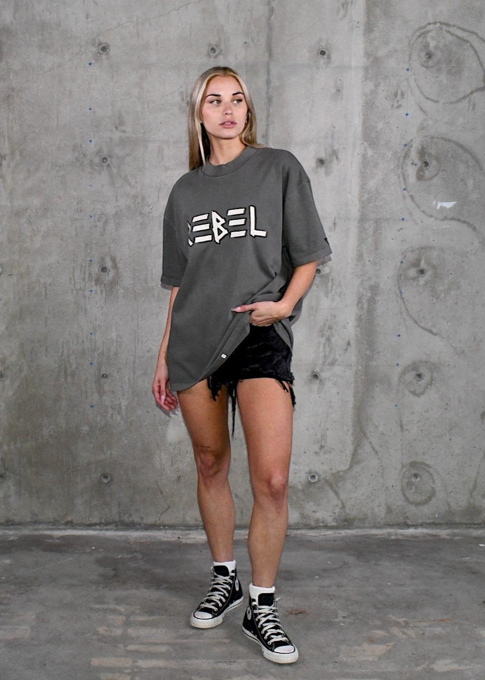 REBEL Women oversized t-shirt